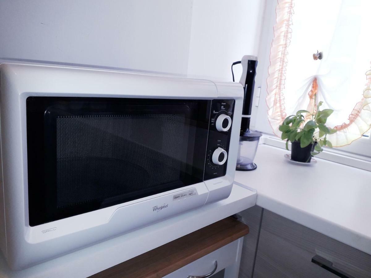 Raffaello Beach Apartment - 50 M From The Sea - Wifi Савона Екстериор снимка
