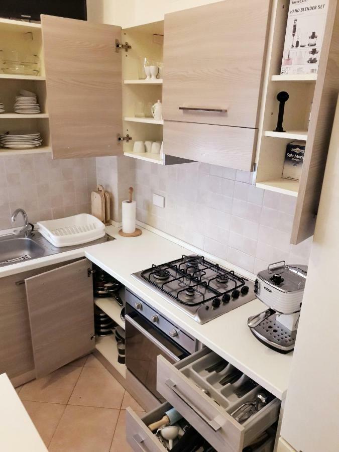 Raffaello Beach Apartment - 50 M From The Sea - Wifi Савона Екстериор снимка