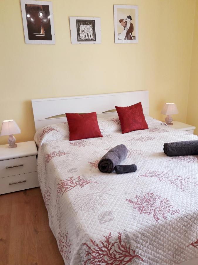 Raffaello Beach Apartment - 50 M From The Sea - Wifi Савона Екстериор снимка
