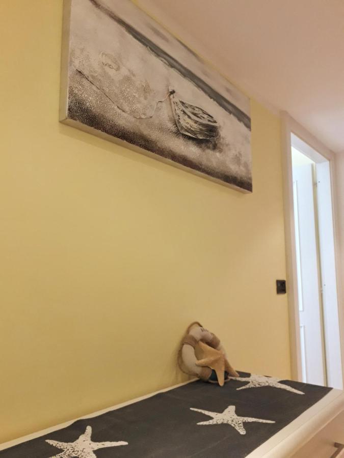 Raffaello Beach Apartment - 50 M From The Sea - Wifi Савона Екстериор снимка